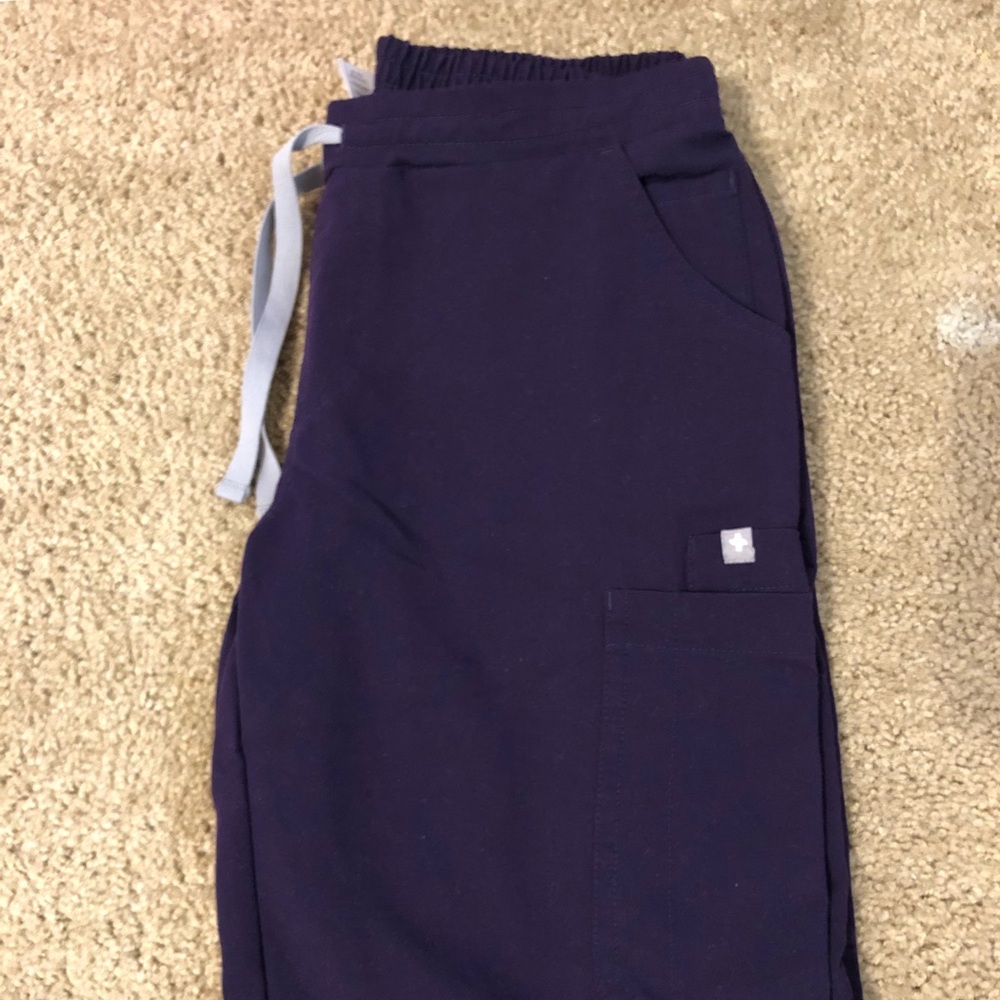 FIGS scrubs Yola women’s pant